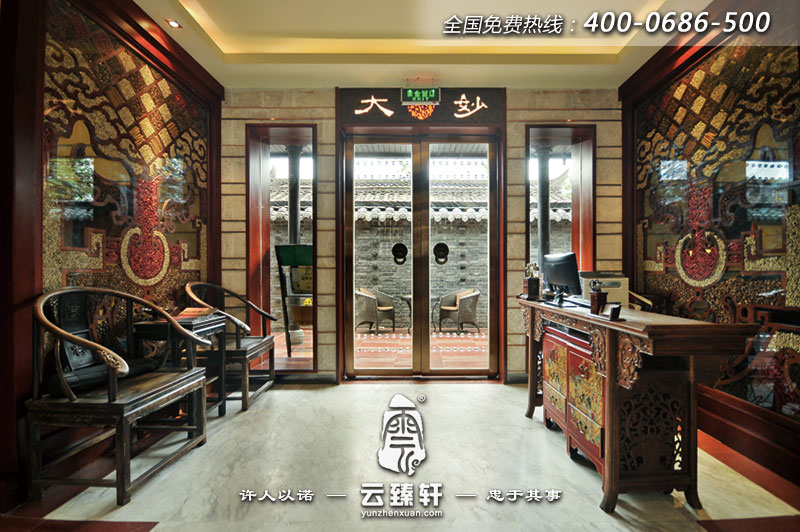 具有法琺瑯彩藝術(shù)效果的火鍋店設(shè)計(jì)